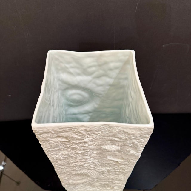 Elegant Kaiser Ammonite Bisque Porcelain Vase, Germany, 1960s For Sale In New York - Image 6 of 6