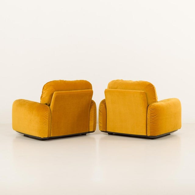 1970s Piumotto Armchairs by Arrigo Arrigoni for Busnelli, 1970s, Set of 2 For Sale - Image 5 of 16