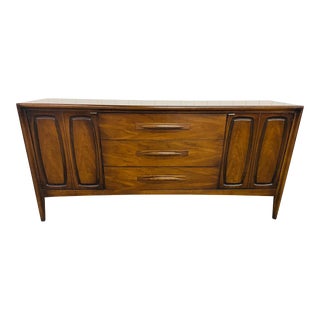 Mid-Century Broyhill Emphasis Walnut Sidebaord For Sale