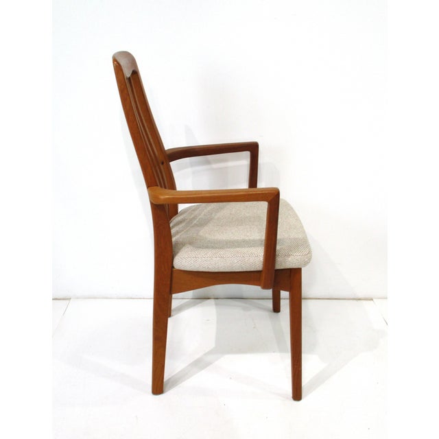 Mid 20th Century Teak Upholstered Dining Chairs 2 Arm 2 Sides in the Style of Danish Modern For Sale - Image 5 of 17