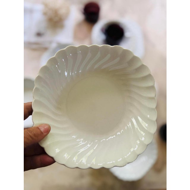 Early 20th Century Johnson Brothers in Snow White Pattern 6.25” Bowls | English Ironstone | Cottage Core | Farmhouse Decor - Set of Five (5) For Sale - Image 9 of 10