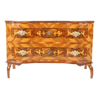 Baroque Chest of Drawers in Walnut, 1770 For Sale