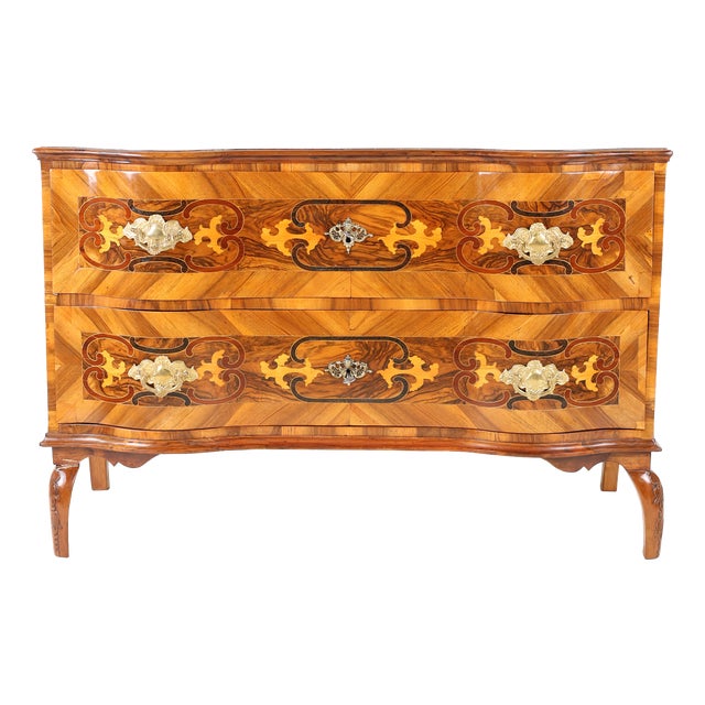 Baroque Chest of Drawers in Walnut, 1770 For Sale