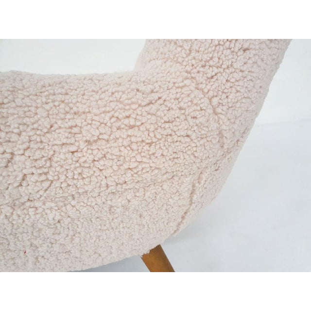 Scandinanvian Modern Sofa in Boucle, 1960s For Sale - Image 9 of 10