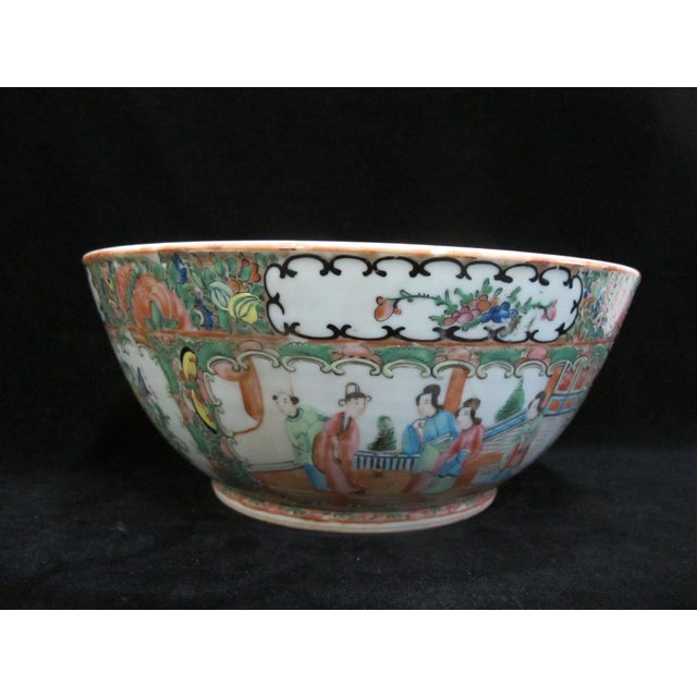 Early 20th Century Chinese Export Porcelain Famille Rose Medallion 11" Punch Serving Bowl For Sale - Image 5 of 16