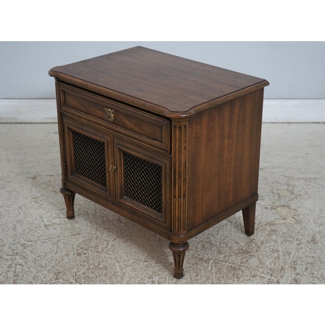 French Pair of Henredon Walnut French Style Nightstands For Sale - Image 3 of 18