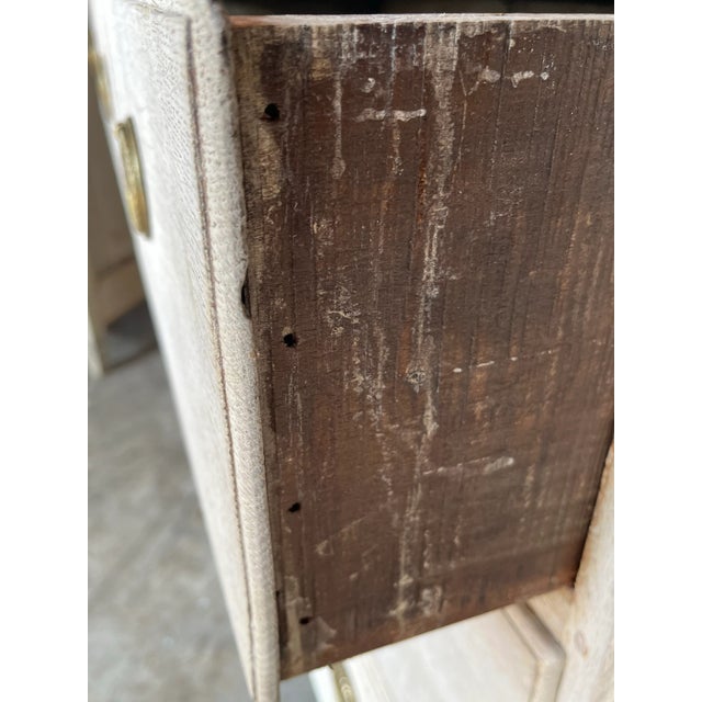 Early 19th Century Louis XV French Bleached Oak Chest of Drawers For Sale - Image 9 of 12