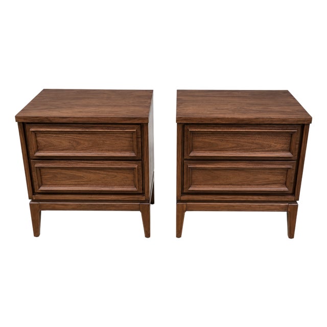 Mid Century Modern Walnut Nightstands - Pair For Sale