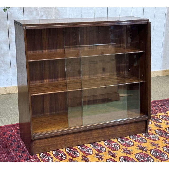 Wood English Mahogany Display Cabinet from G-Plan, 1970s For Sale - Image 7 of 13