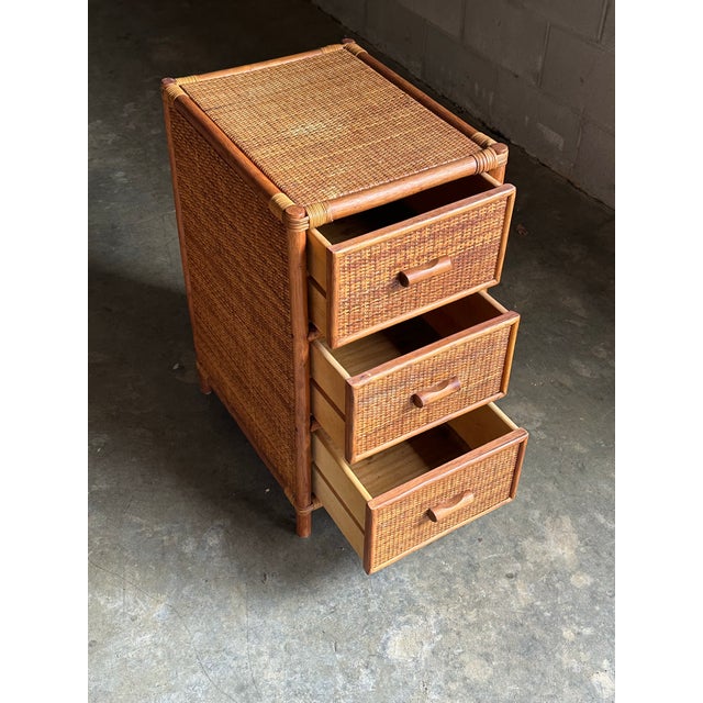 English 1980s Bamboo and Cane British Colonial Style Small Chest For Sale - Image 3 of 9