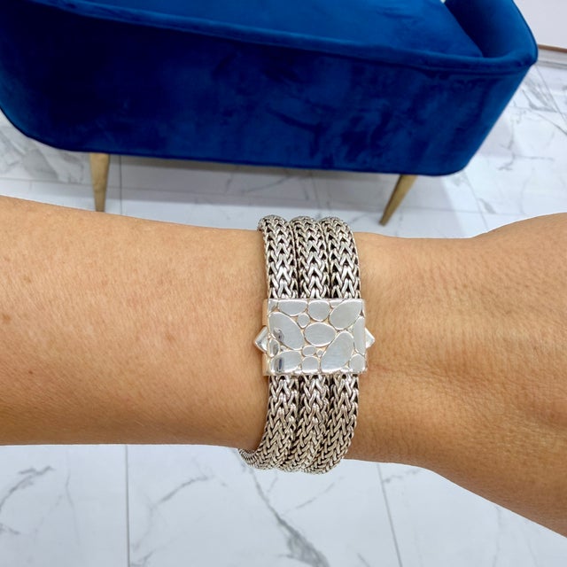 Silver Unisex Retired John Hardy Sterling Silver Woven Chain Pusher Clasp Link Bracelet For Sale - Image 8 of 8