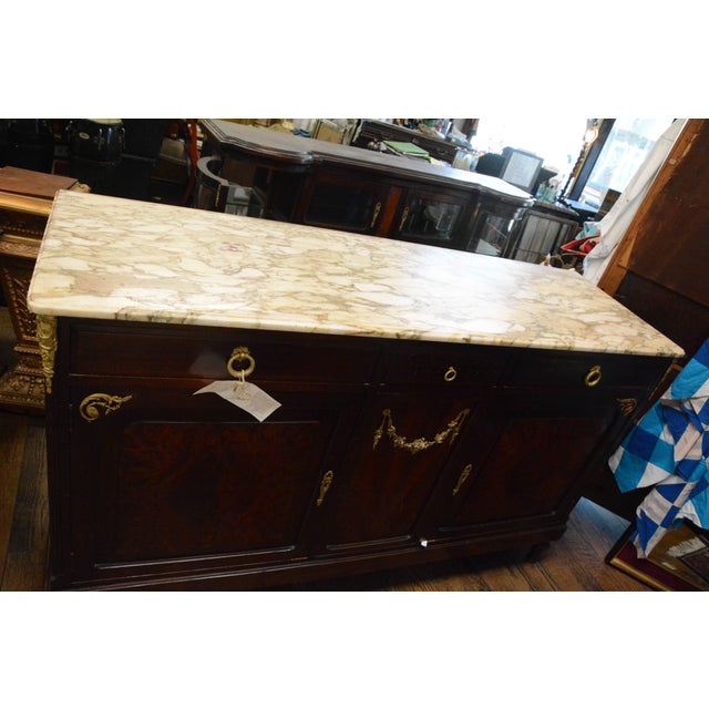 Hand-Carved French Mahogany Vitrine With Marble Top For Sale - Image 10 of 11