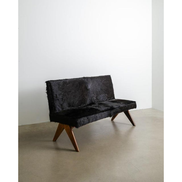 Wood Mid-Century French Wooden & Brown Pony Hair Public Bench Sofa from Pierre Jeanneret, Chandigarh, India, 1950s For Sale - Image 7 of 7