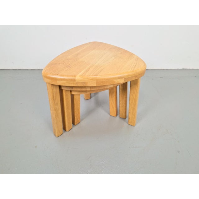 Wood Sculptural Traingular Nesting Tables in Oak by Pierre Chapo, 1970s, Set of 3 For Sale - Image 7 of 11