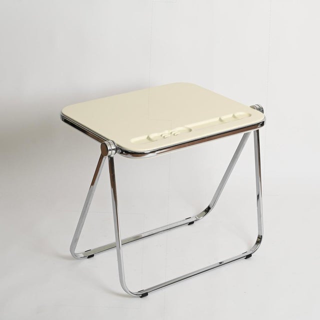 1960s Mid-Century White Platone Folding Desk attributed to Giancarlo Piretti for Castelli, 1969 For Sale - Image 5 of 18