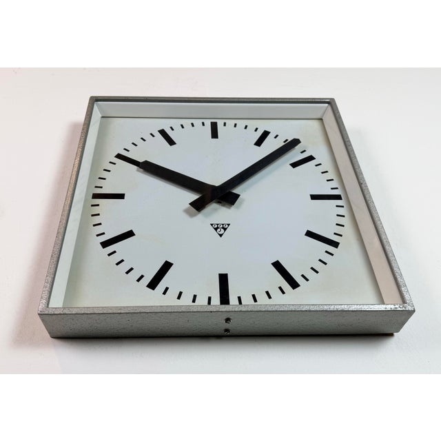 Large Grey Square Wall Clock from Pragotron, 1970s For Sale - Image 6 of 18