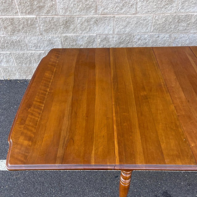 1970s Vintage Thomasville Bay Colony Collection Traditional Solid Cherry Drop Leaf Gate Leg Extension Dining Table For Sale - Image 5 of 12
