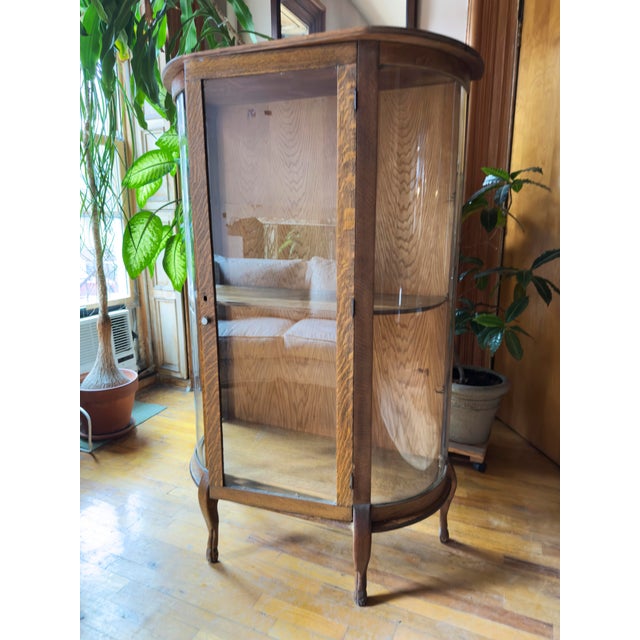 Brown Antique American Oak Curved Glass China Cabinet, Late Victorian / Edwardian For Sale - Image 8 of 10