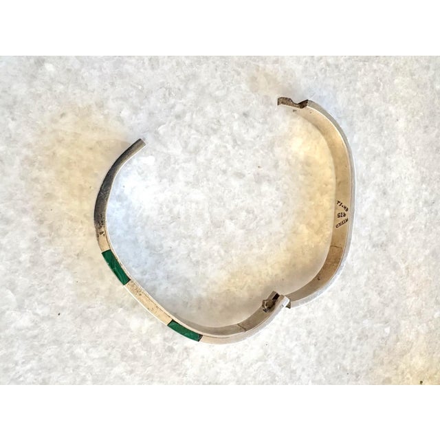 Vintage Sterling Silver Taxco Hinge Bracelet With Malachite Inlay - Stamped 925/Mexico For Sale - Image 4 of 5