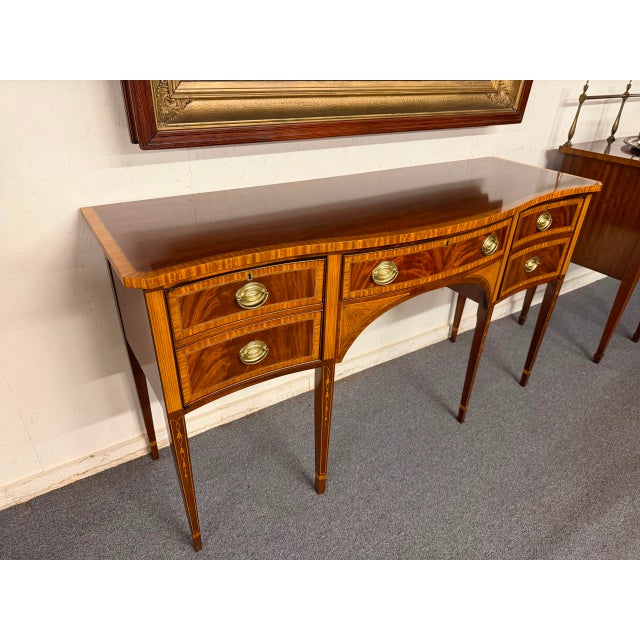 Hepplewhite Late 20th Century Hepplewhite Style Mahogany Console Sideboard With Satinwood Inlay, Circa 1990 For Sale - Image 3 of 12