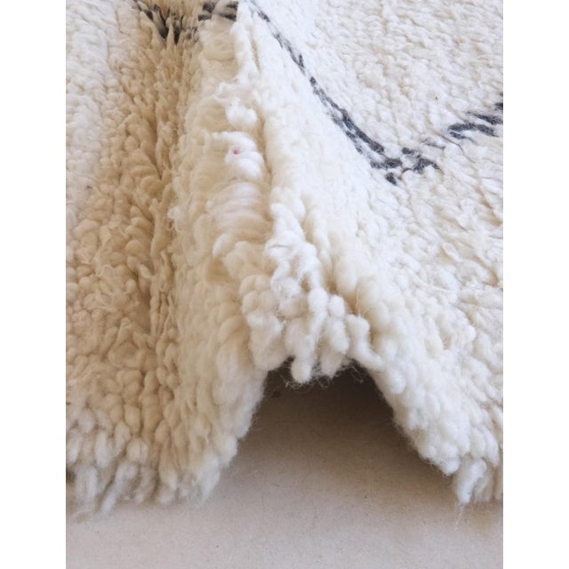 Moroccan Moroccan Beni Ourain Wool Rug - 9.3 X 6.7 Ft For Sale - Image 3 of 8