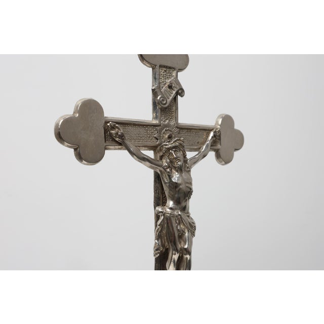 Early 20th Century French Silver-Plated Standing Crucifix on Scrolled Tripod Base, 1900 For Sale - Image 5 of 14