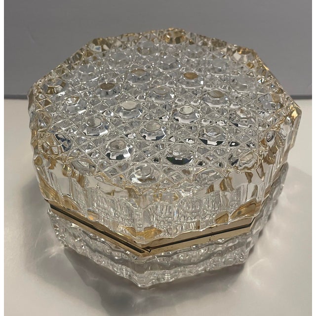 1960s Glass Octagonal Casket For Sale - Image 4 of 7
