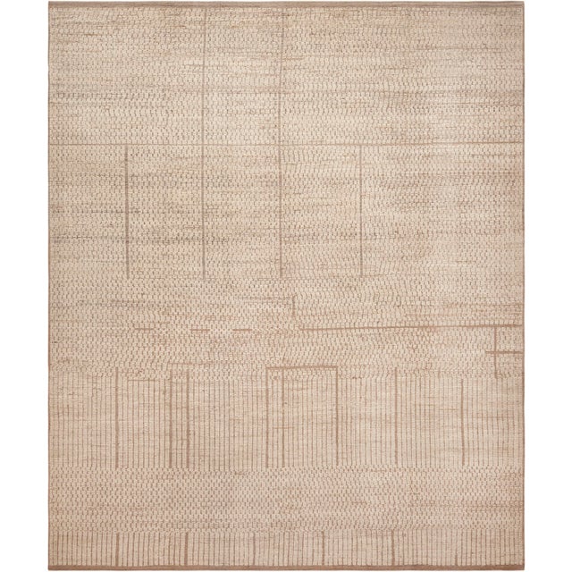 Elegant Contemporary Neutral Tones Decorative Rug, Country of origin: Central Asia, Circa date: Modern