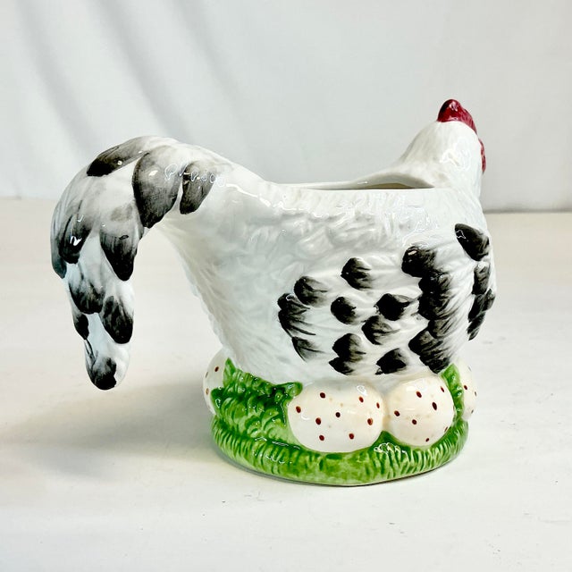 Mid-Century Americana Arts & Crafts Farmhouse Ceramic Chicken Planter. For Sale - Image 6 of 9