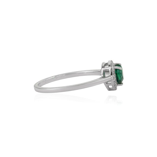 Metal Art Deco Heart Cut Emerald & Diamond Promise Ring Size 4 in 18k White Gold For Sale - Image 7 of 16