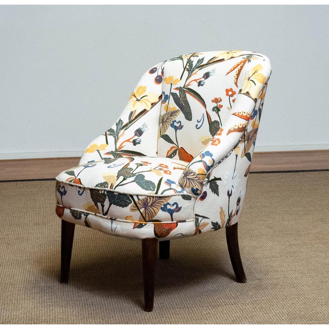 Danish Floral Printed Linen Slipper Chair in the style of J. Frank, 1940s For Sale - Image 8 of 17