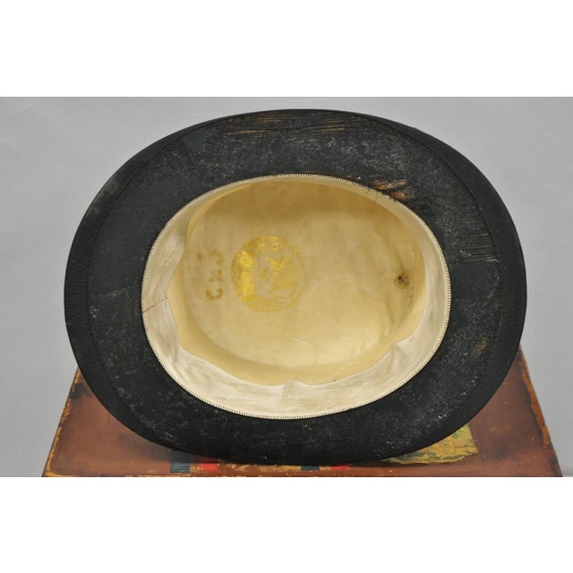 Late 19th Century English Art Deco Brown Leather Travel Case Suitcase W/ Cunard Stickers & Top Hat For Sale - Image 17 of 18