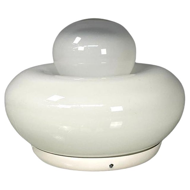 Mid-Century Modern Table Lamp from Artemide, 1968 For Sale