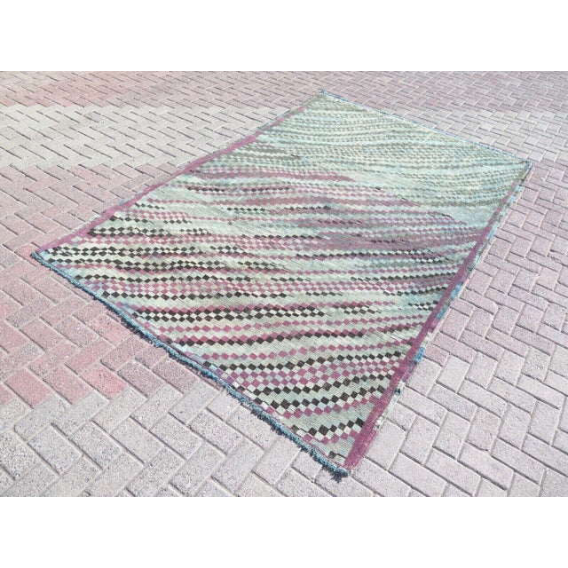 Motifs A variation of motifs—simple, tribal, bold, and colorful—all hailing from the Anatolian region (modern-day Turkey)...