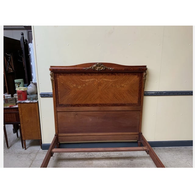 Age: circa 1900 Wood type: veneered rosewood, burl wood, lemonwood inlays Condition: very good, meticulously maintained,...