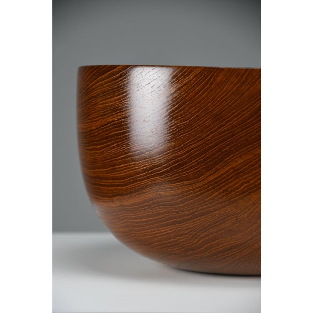 Large Scandinavian mid-century modern Jatoba wood bowl, organic turned form, 1960s A beautifully proportioned Scandinavian...
