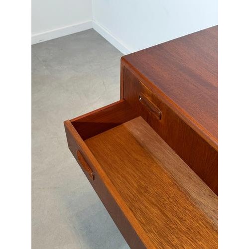 Hairpin Chest of Drawers in Teak from G-Plan For Sale - Image 5 of 8