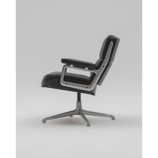 Black ES105 Lobby Armchair by Charles & Ray Eames for Vitra, 1960s For Sale - Image 8 of 10