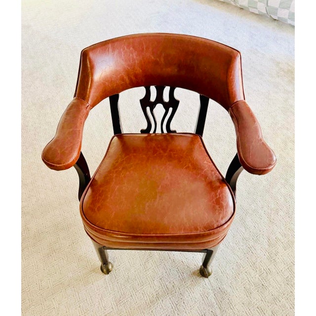 Mahogany Chippendale Banker's Chair Attributed to Barrit of Philadelphia - Vintage Late 20th Century For Sale - Image 4 of 5