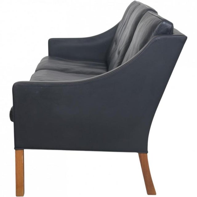 Model 2209 3-Seater Sofa in Black Leather by Børge Mogensen, 1980s For Sale - Image 17 of 18