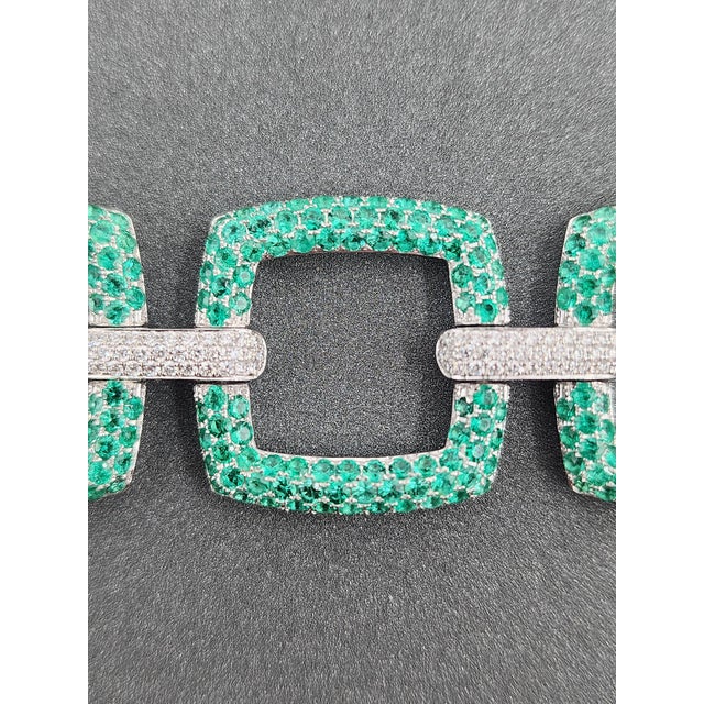 13.38 Ct Natural Emerald & Diamond Bracelet For Sale - Image 4 of 8