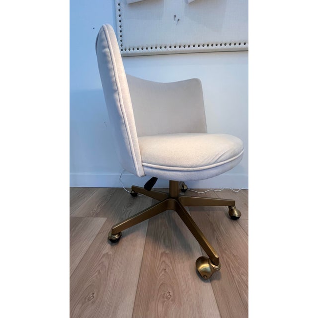 This RH Teen Kinney Desk Chair is in great condition, no scratches or structural damage to be noted. This made-to-order...