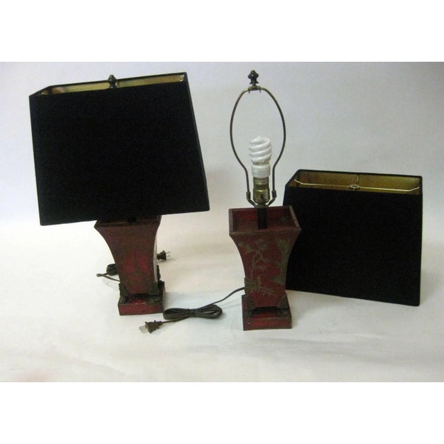 19th century Chinoiserie Tole Lamp Pair - A Pair For Sale In Savannah - Image 6 of 10