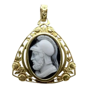 Victorian 18K Gold Hardstone Warrior Cameo Locket