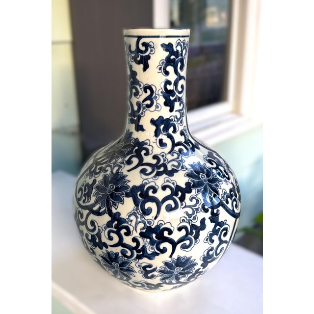 Blue Vintage Blue and White Chinese Baluster Vase For Sale - Image 8 of 8