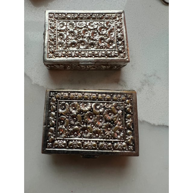 Large Collection of Antique Silver Makeup, Lipstick, Snuff and Pill Boxes With Perfume Bottles For Sale - Image 9 of 13