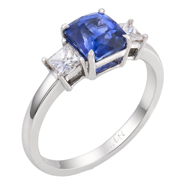 Vintage 1.80 Carat Sapphire Diamond 18k White Gold Ring, Size 6.25 For Sale
