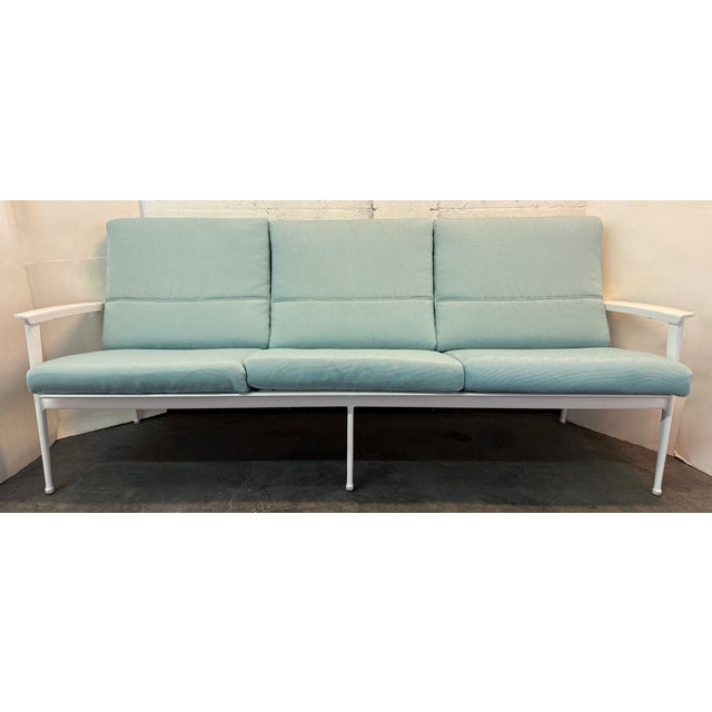 This set is a classic example of vintage mid-century modern style outdoor furniture manufactured by Brown Jordan. It...