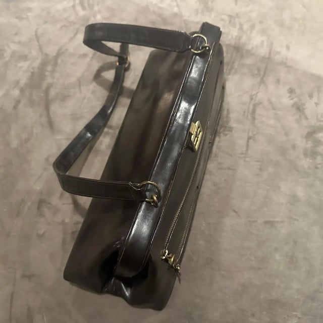 Metal 1980s Iconic Brown Leather and Brass Hand Bag by Roberta Di Camerino For Sale - Image 7 of 12