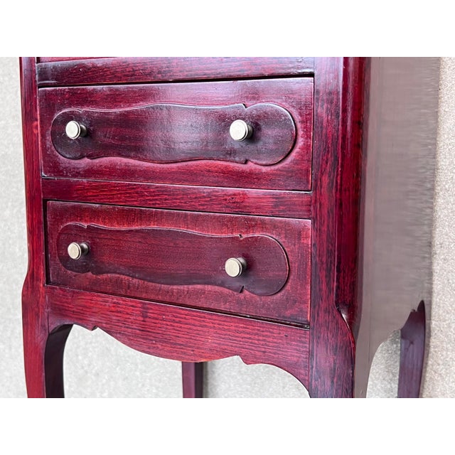 Wood Early 20th Century Pair of Italian Louis XV Style Mahogany Nightstand or End Side Tables For Sale - Image 7 of 18
